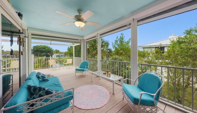 The Turtle Nest: Charming Pool Home in East Rocks!