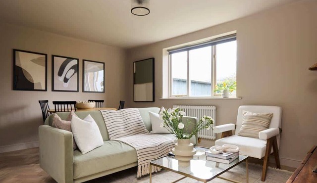 The Twickenham Wonder - 1 Bdr Flat with Parking