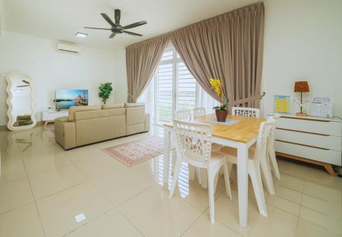 The Two by Nakza Stays, Tranquil Suites Putrajaya