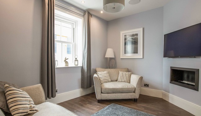 THE TYNEMOUTH COTTAGE, country holiday cottage in Tynemouth