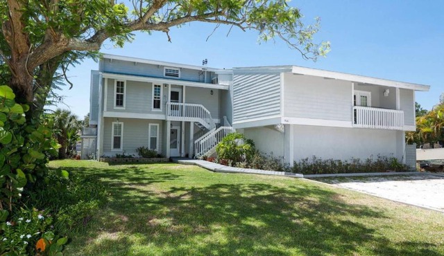 The Ultimate 2 Bedroom Condo on Charlotte Harbor, Orlando Condo 1005