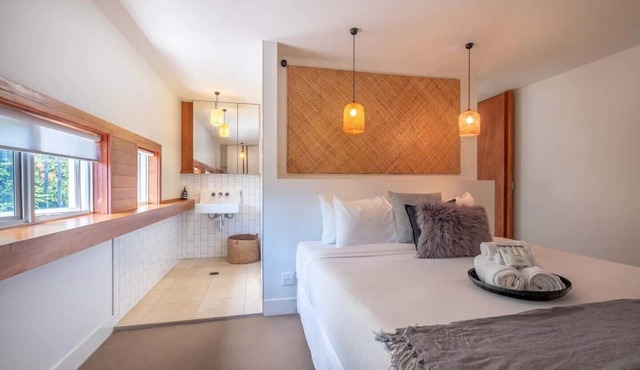 The Ultimate Beach House - Magnesium pool, close to beach and shops