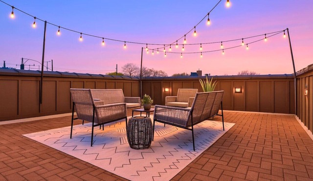 The Ultimate Double Rooftop Deck w/Skyline Views