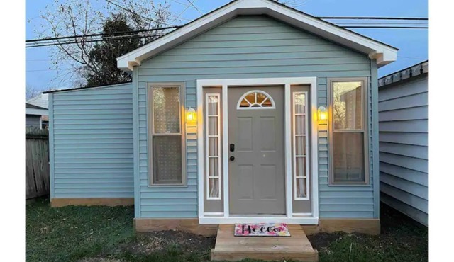 The Ultimate Eco-Friendly Tiny House Experience!