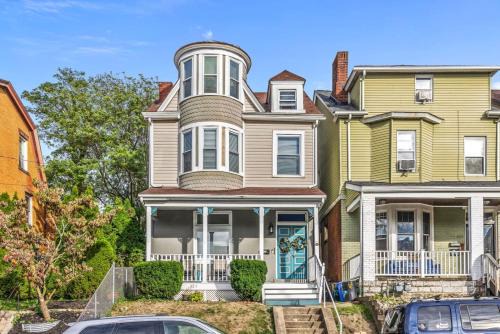 The Ultimate Fan's Retreat 5BR near all the Action