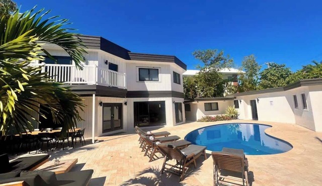 The Ultimate FTL Group Stay: Double the Space, Double the Amenities!