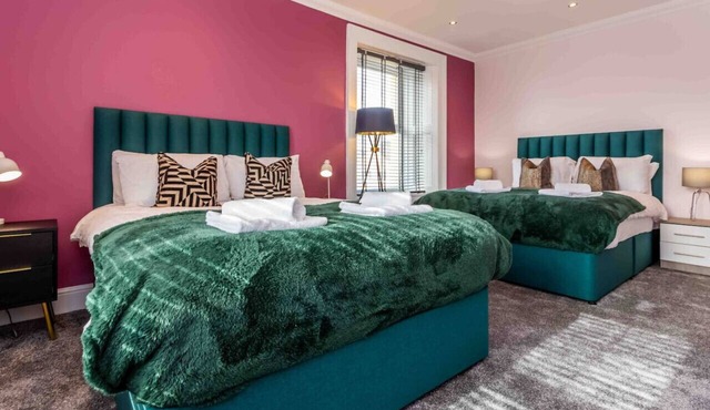 The Ultimate Fun House, HotTub, Sauna & Snooker