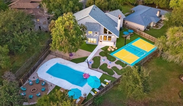 The Ultimate Getaway: Pool, Pickleball, Mini Golf