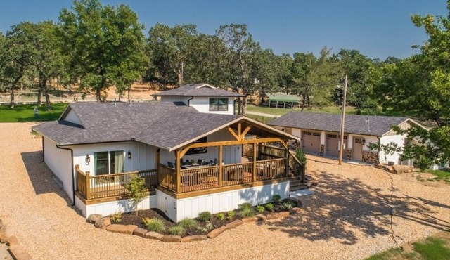 The Ultimate Lake Escape on Eufaula Lake!