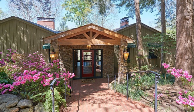 The ULTIMATE Lakehouse for Fun, Family & Friends. Create Memories that Count