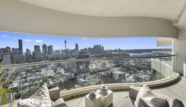 The ultimate luxury apt w panoramic harbour bridge views