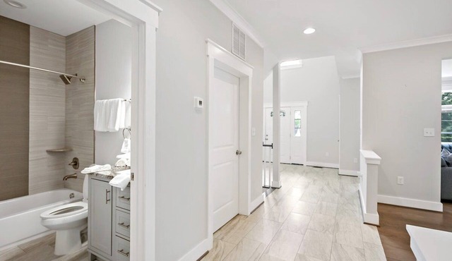 The Ultimate Luxury | Yard | Jacuzzi | Garage