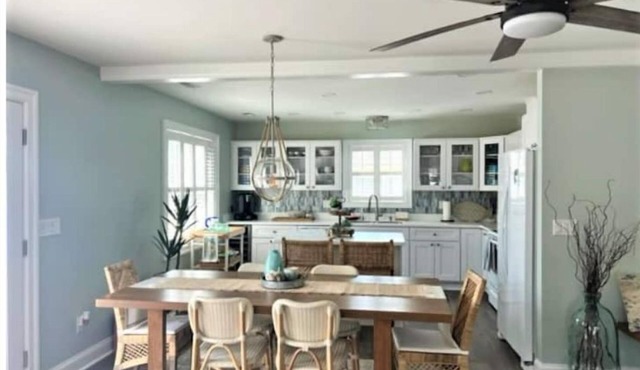 The Uncorked Cottage ~North River Retreat~North VA