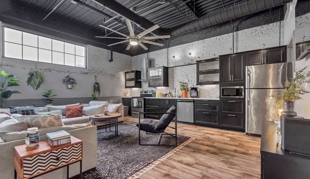 The Union at 222 Loft w/Rooftop & Private Gated Parking