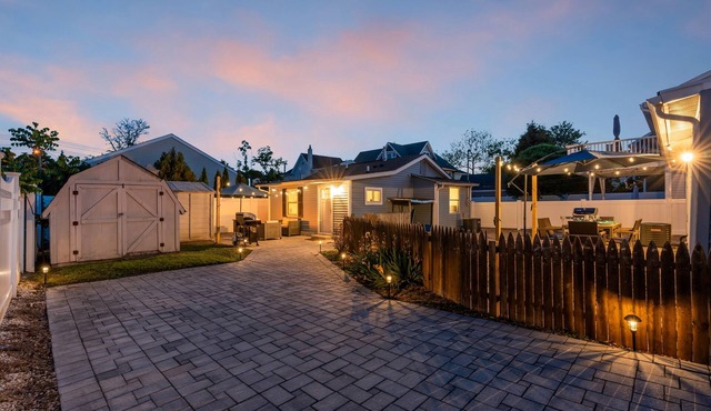 THE Unique Belmar Stay | Prime Location. Privacy. 9 Badges. 2 Grills. Fire Pit.