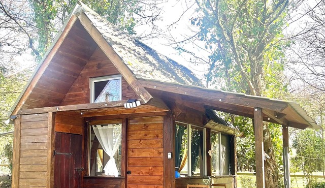 The unusual chalet des chênes, cosy in nature