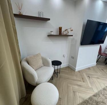 The Upper Tooting Beauty - 2bed Ground Floor Flat