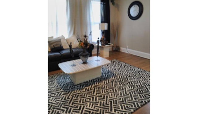 The upstairs unit is a nice comfable place. Its stylish, spacious and relaxing