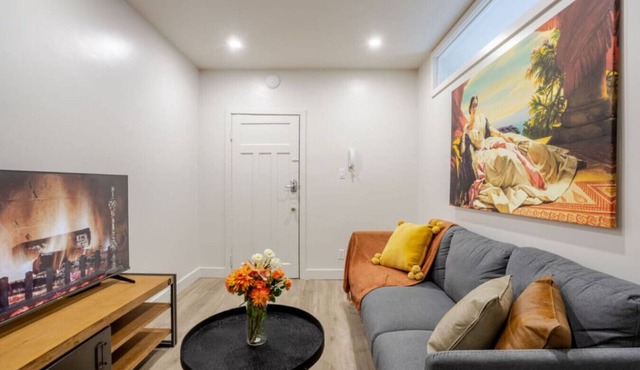The Uptown Retreat|Stylish 3BR in NDG