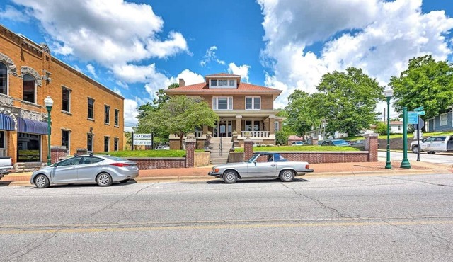 The Uptown Suite at The Historic Connelly Harrington