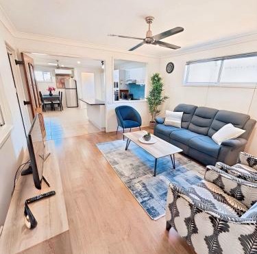 The Urban Cozy Cottage - 5 Mins to Parramatta or Westmead Hospital or WSU