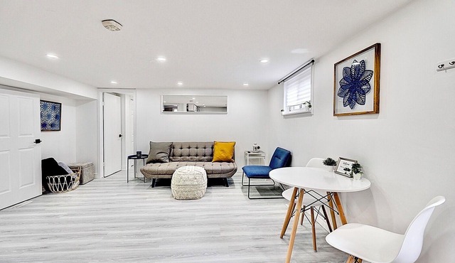 THE URBAN HIDEAWAY | Spacious & Stunning 2-bedroom