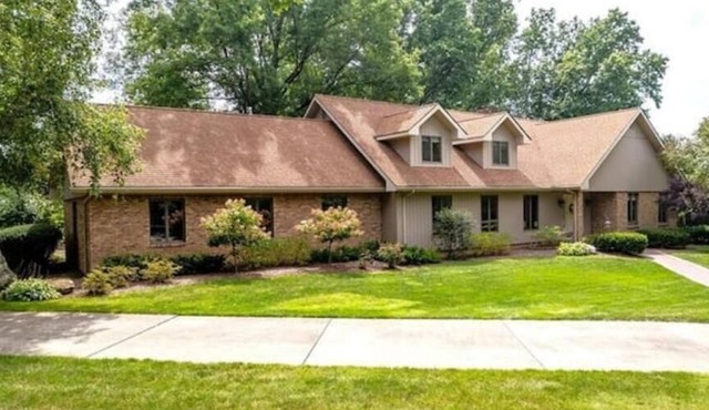 The Urban Lake House: Near Avalon Grand Resort