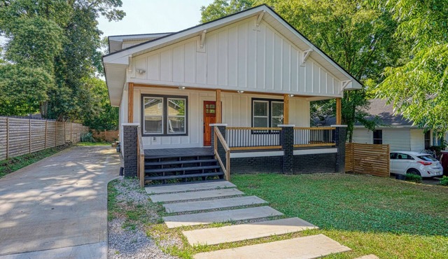 The Urban Oasis: 3 Bedrooms, 2 Baths, 100% Entertainment