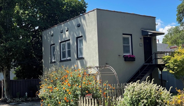 The Urban Oasis. Located in Charleston's Hip, Historic East End