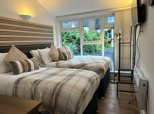 The Urban Retreat 4bdr sleep 14