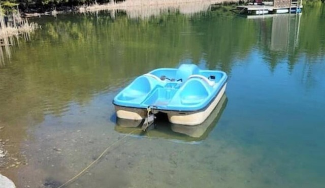 The Uxbridge Igloo on Pefferlaw Creek with Private Lake. Pet Friendly!