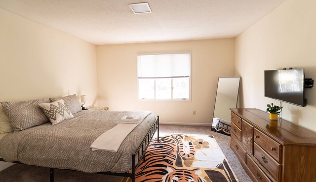 The Valley Escape – Cozy Townhome Near Clemson