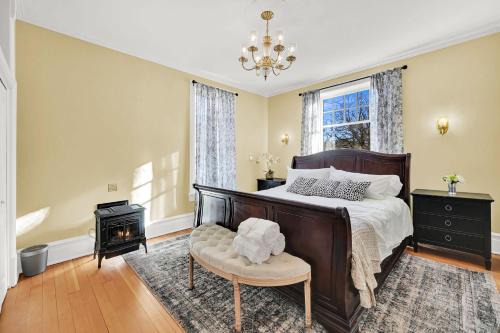 The Valley House Inn Sprague Suite