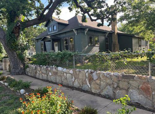 The Vandeveer in Historic Burnet
