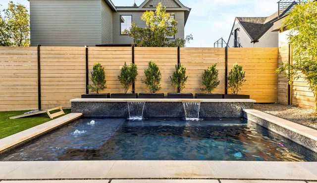 The Vic on 10th Skyline Views Heated Pool 2025 Build Firepit