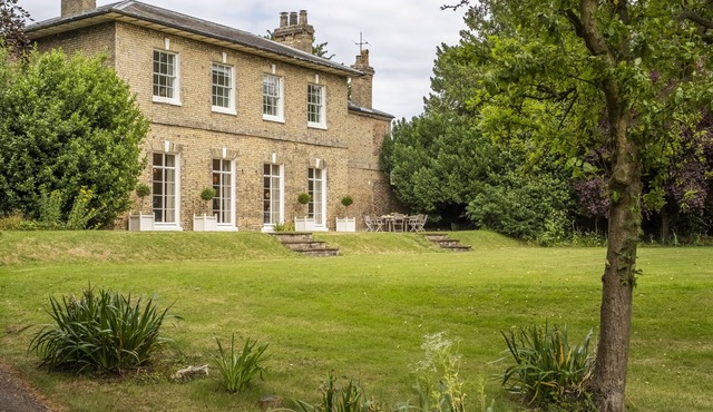 The Vicarage - a beautiful property sleeping 12 guests in 6 bedrooms