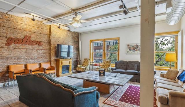 The Victor Full - Cleveland's Urban Lodge - Sleep 51!