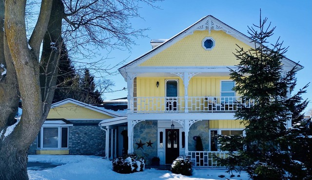 The VICTORIA: Petit Appartment