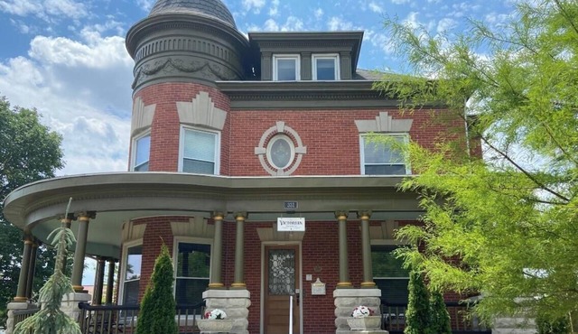 THE VICTORIAN GUESTHOUSE BED & BREAKFAST - Room 3