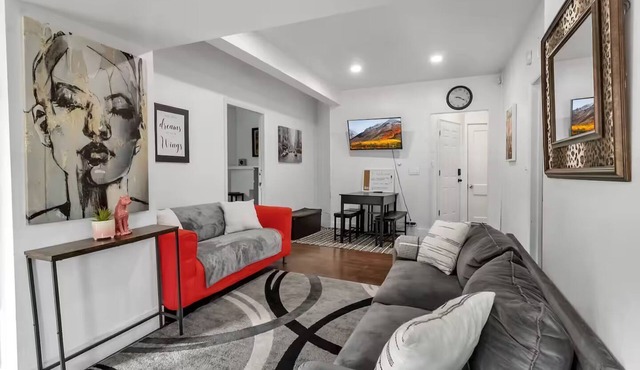 The Victorian House - 4 BR, Pet-Friendly with Outdoor Fire Pit