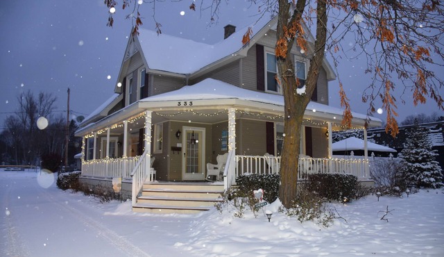 The Victorian House of Boyne-3 blocks from Downtown& Waterfront