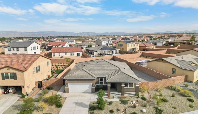 The Victorvilla - 5BR Retreat, Near Mall & Freeway