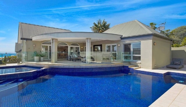 THE VIEW - FRAMING OCEAN VIEWS FROM JUST ABOUT EVERY VANTAGE POINT