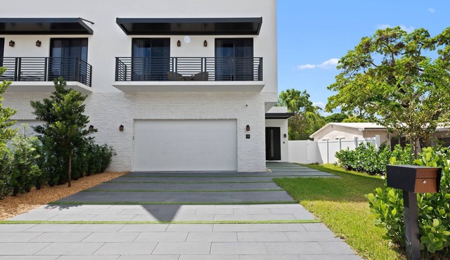The View@FTL pool & rooftop jacuzzi