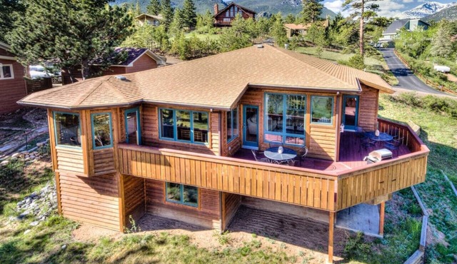 The View House- With 360 Views and Close to RMNP Entrance!
