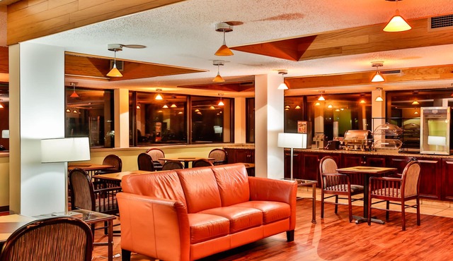 The View Inn & Suites