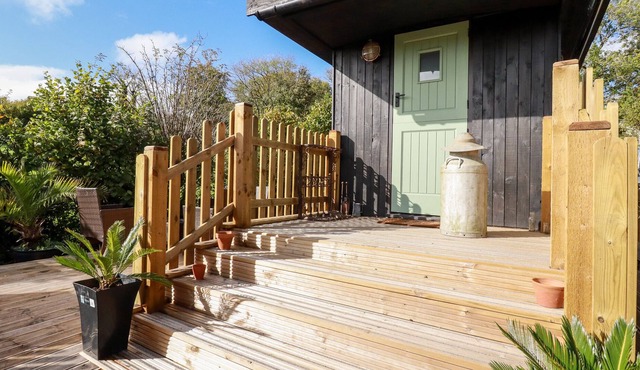 THE VIEW, pet friendly, character holiday cottage in Callington