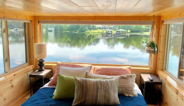 The View - Waterfront Tiny Home
