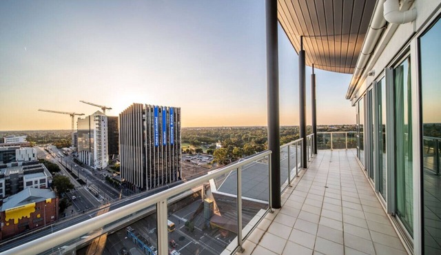 The Views Penthouse—Uninterrupted Views in Central Adelaide