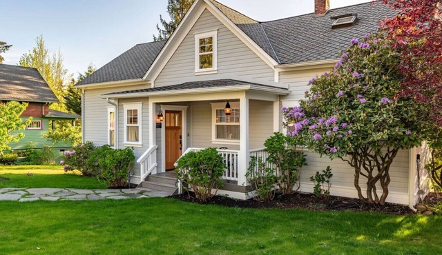 The Viking House - One of Poulsbo’s Few Remaining Original Homes—Steps from Downtown!